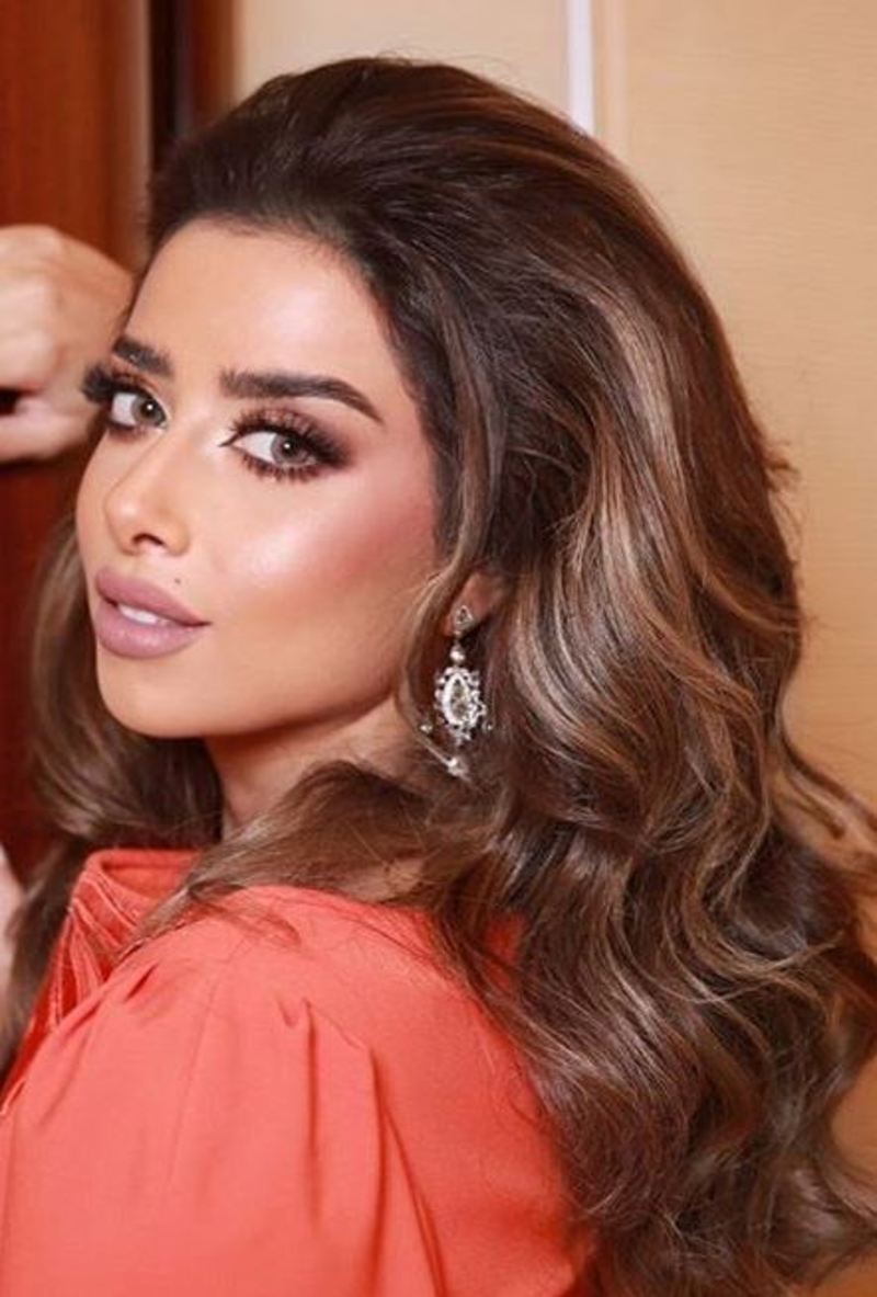 صور بلقيس فتحي تحيي حفل زفاف بفستان أرجواني ساحر من تصميم فؤاد سركيس